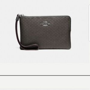 NWT, Coach corner zip wristlet